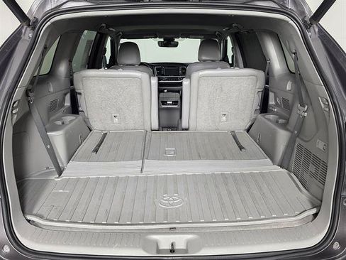 Used 2018 Toyota Highlander XLE AWD/4WD image 24