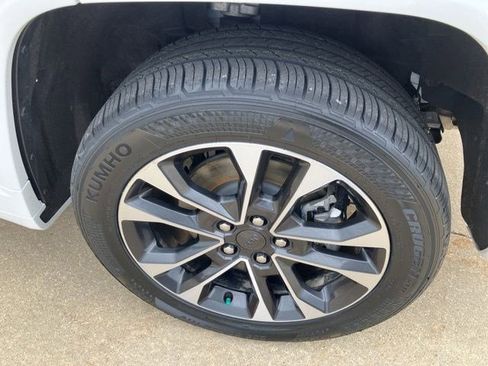 Certified 2022 Jeep Grand Cherokee Overland w/ Advanced Protech Group III AWD/4WD image 31