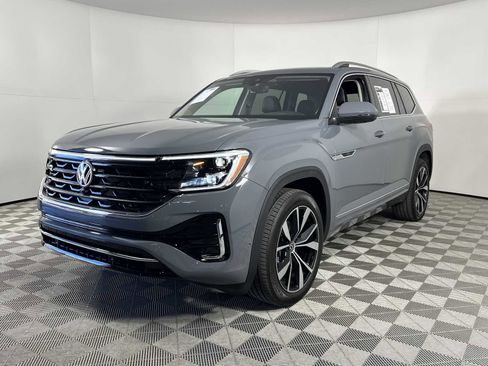 Used 2025 Volkswagen Atlas SEL Premium R-Line image 4