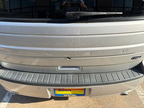 Used 2017 Ford Flex SE FWD image 40