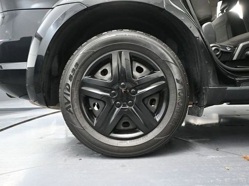 Used 2019 Dodge Journey SE image 13