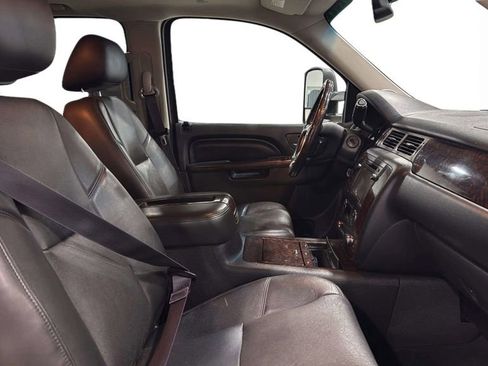 Used 2014 GMC Sierra 3500 Denali AWD/4WD image 9
