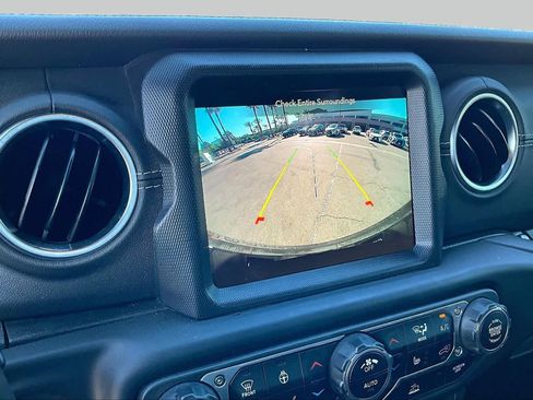 Used 2023 Jeep Wrangler Unlimited Sahara w/ Cold Weather Group AWD/4WD image 25