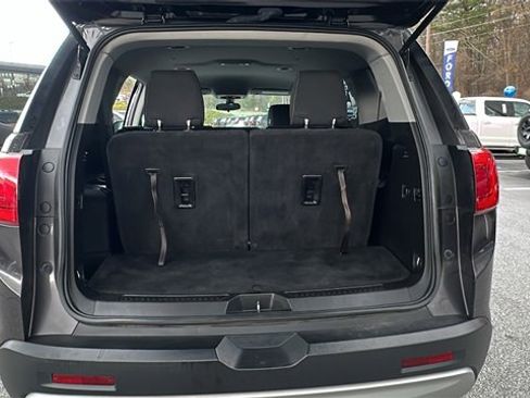 Used 2019 GMC Acadia SLE image 18