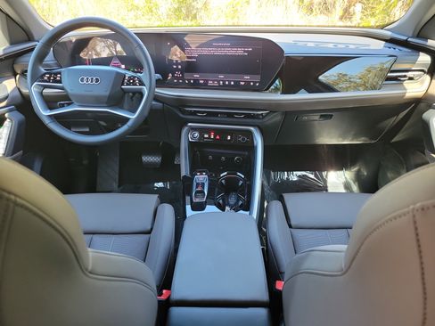 Used 2025 Audi Q5 Premium Plus w/ Premium Plus image 13