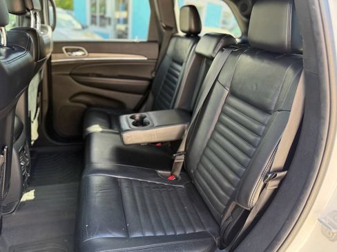 Used 2018 Jeep Grand Cherokee Limited AWD/4WD image 8
