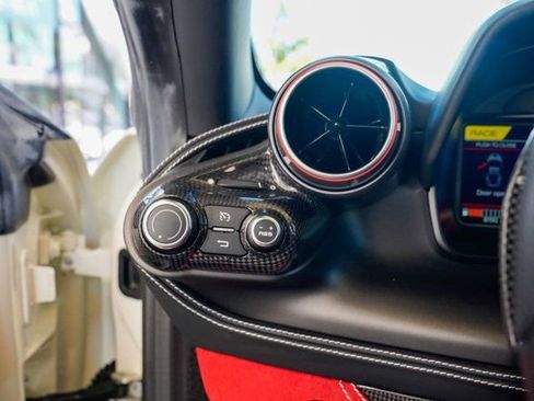 Used 2021 Ferrari F8 Tributo image 63