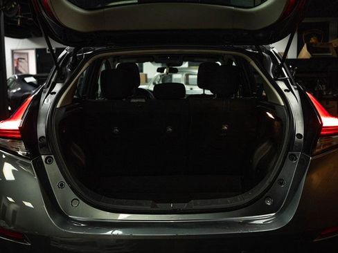 Used 2025 Nissan Leaf S image 7