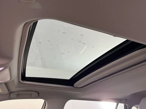 Used 2023 Toyota RAV4 Limited image 24