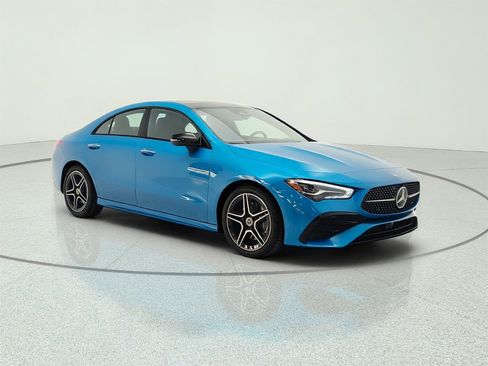 Used 2025 Mercedes-Benz CLA 250 image 3