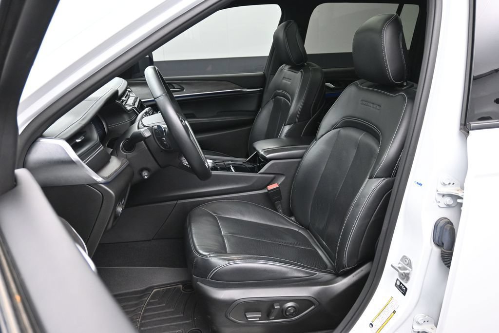 Used 2022 Jeep Grand Cherokee Overland AWD/4WD image 20