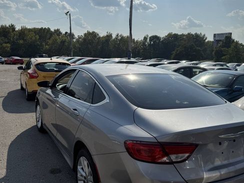 Used 2016 Chrysler 200 Limited FWD image 6