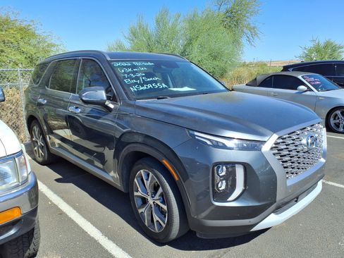 Used 2022 Hyundai Palisade SEL w/ Premium Package FWD image 2