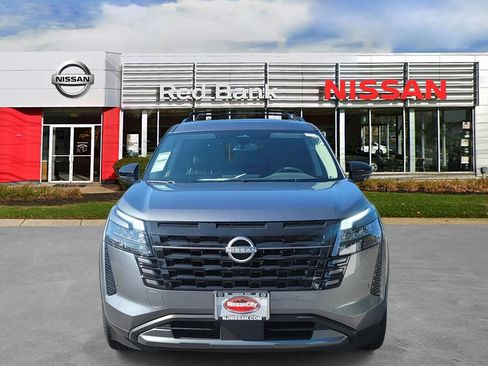 New 2026 Nissan Pathfinder SL w/ SL Premium Package AWD/4WD image 2