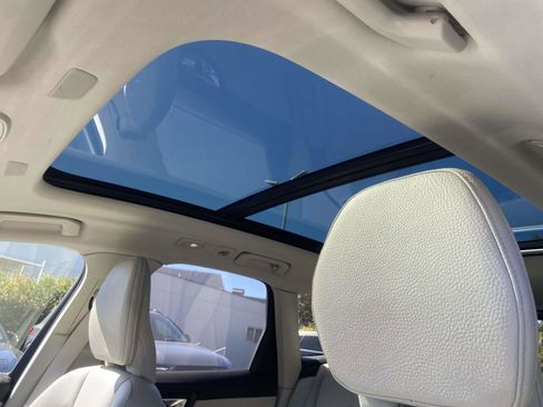 Certified 2023 Volvo XC60 B5 Plus w/ Climate Package image 19