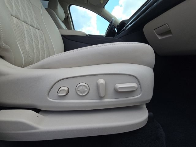 Used 2023 Buick Enclave Avenir w/ Avenir Technology Package FWD image 22