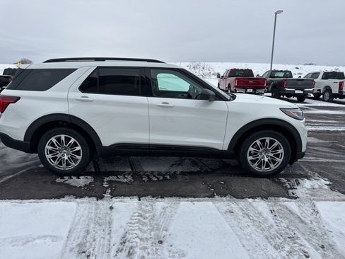 New 2026 Ford Explorer Active w/ Active Comfort Package image 6