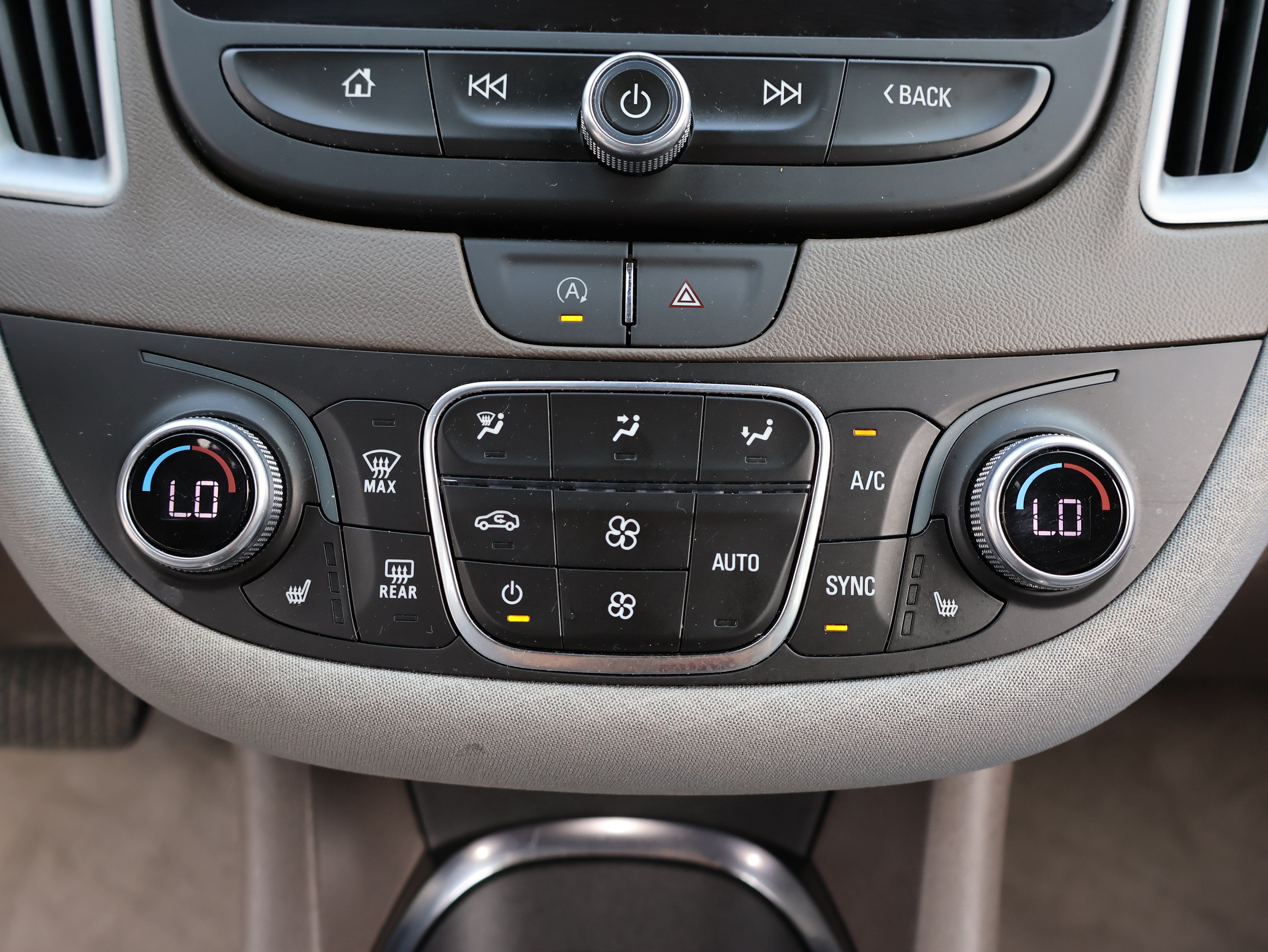 Used 2024 Chevrolet Malibu LT FWD image 21
