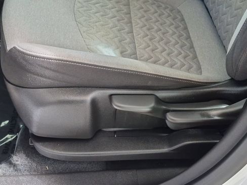 Used 2024 Chevrolet Equinox LS FWD image 22