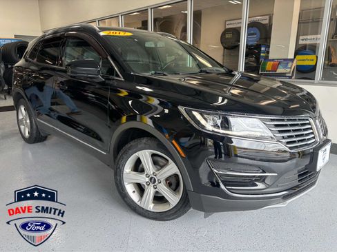Used 2017 Lincoln MKC Premiere FWD image 1