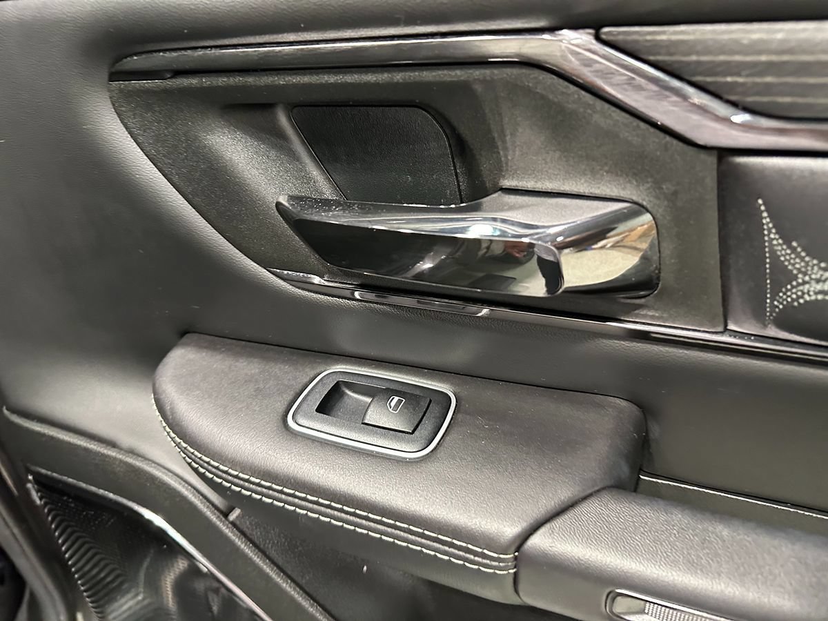 Used 2022 RAM 1500 Limited AWD/4WD image 17
