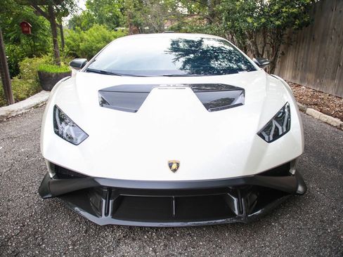 Used 2023 Lamborghini Huracan STO RWD image 2