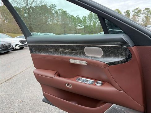 Used 2025 Genesis G90 3.5T image 15