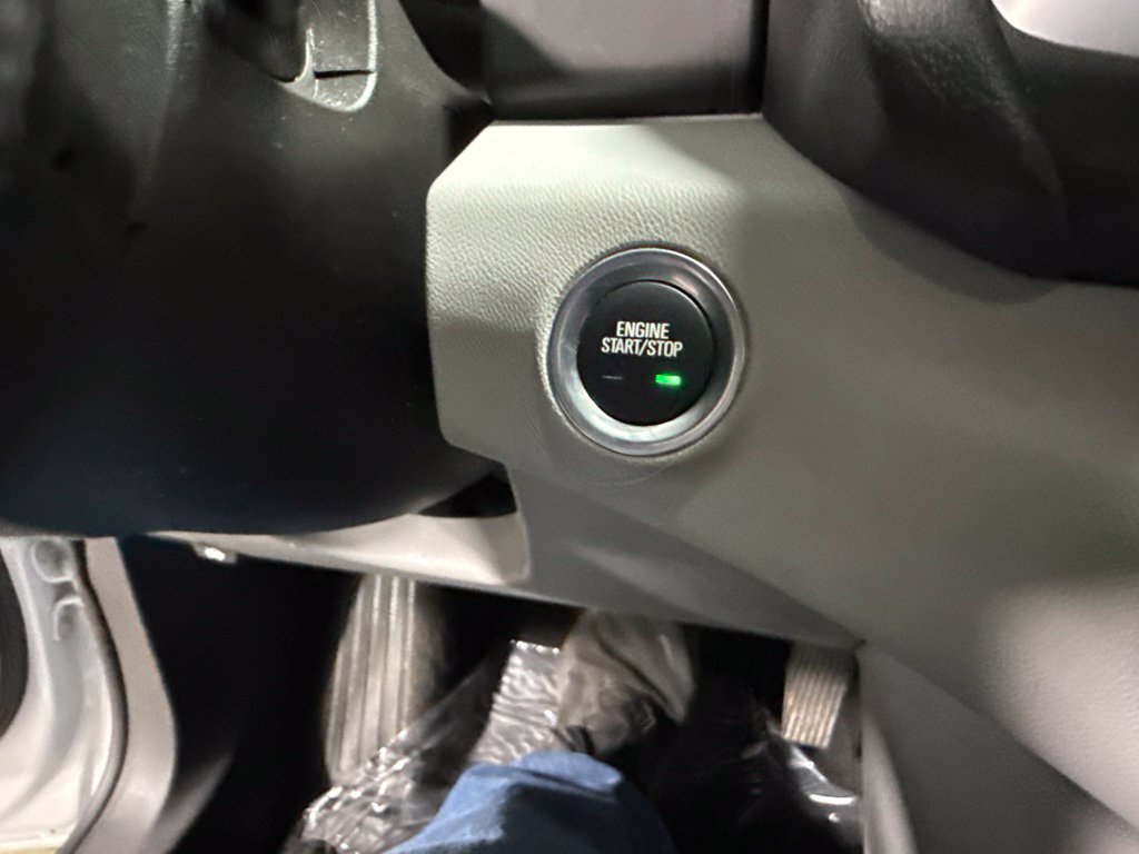 Used 2024 GMC Terrain SLE FWD image 31