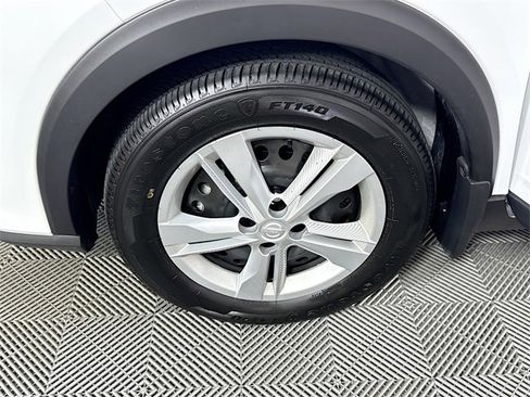 Certified 2025 Nissan Kicks Play S image 4