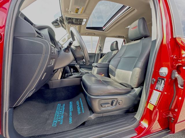 Used 2022 Toyota 4Runner TRD Off-Road Premium AWD/4WD image 20