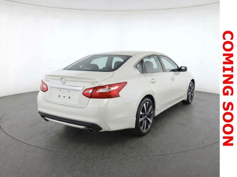 Used 2016 Nissan Altima 2.5 SR FWD image 5