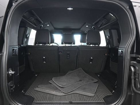 Used 2025 Land Rover Defender 110 S AWD/4WD image 42