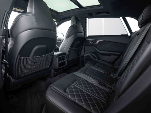 Used 2023 Audi SQ8 Prestige AWD/4WD image 17