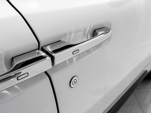 Used 2023 Rolls-Royce Cullinan Black Badge image 48