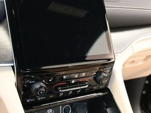 New 2025 Jeep Grand Cherokee L Limited w/ Luxury Tech Group II image 22