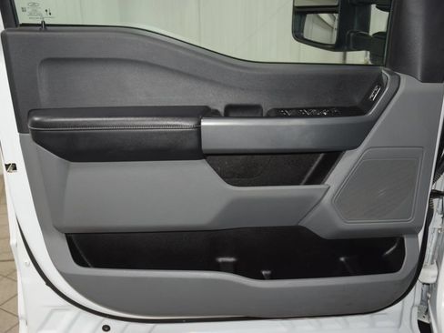 Used 2024 Ford F550 4x4 Crew Cab Super Duty w/ XLT Value Package image 37