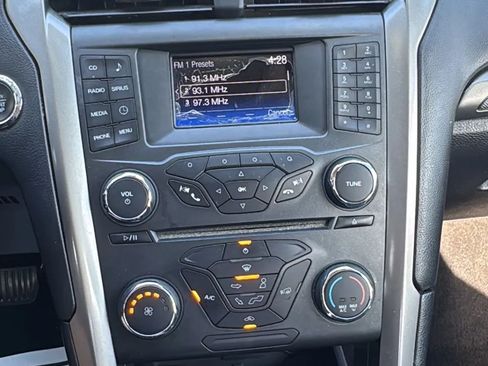 Used 2017 Ford Fusion SE FWD image 47