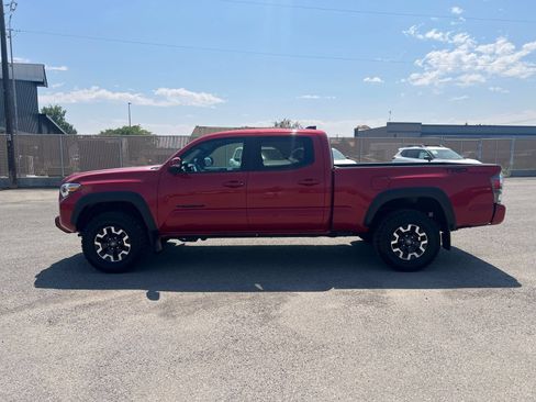 Used 2020 Toyota Tacoma TRD Off-Road w/ Technology Package AWD/4WD image 6