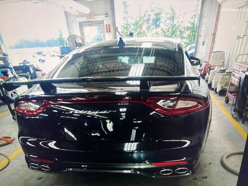 Used 2018 Kia Stinger AWD/4WD image 3