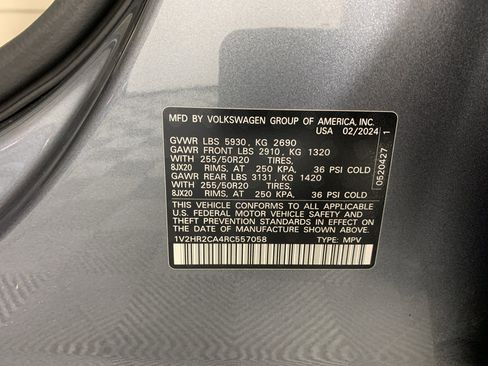 Used 2024 Volkswagen Atlas SE AWD/4WD image 13