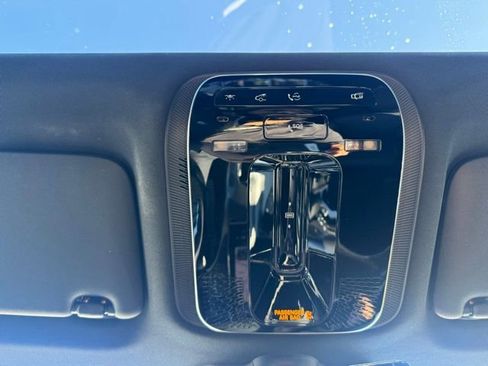 Used 2024 Mercedes-Benz GLC 300 4MATIC image 37