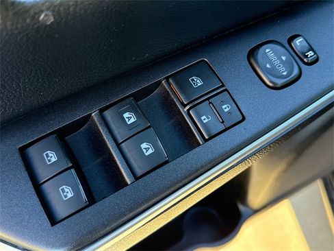 Used 2016 Toyota Camry SE image 20