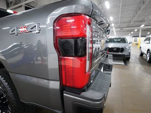 Used 2023 Ford F250 Platinum image 30