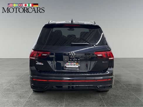 Used 2022 Volkswagen Tiguan SE R-Line AWD/4WD image 4