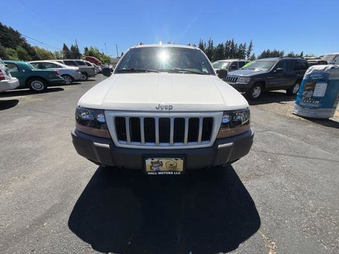 Used 2004 Jeep Grand Cherokee Laredo w/ Convenience Group AWD/4WD image 2