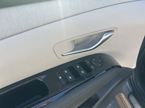 New 2026 Hyundai Tucson Limited image 8