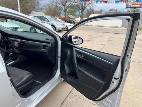 Used 2014 Toyota Corolla S image 16