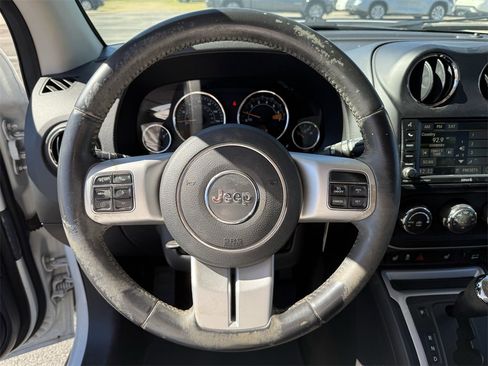 Used 2016 Jeep Compass High Altitude image 13