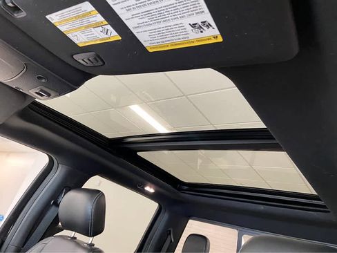 Used 2019 Ford F150 Lariat w/ Equipment Group 502A Luxury image 4