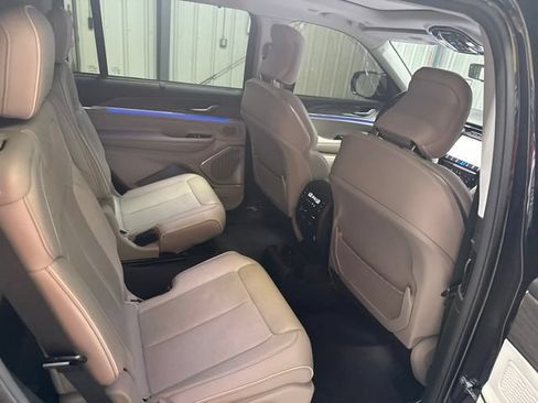 Used 2023 Jeep Grand Cherokee L Overland w/ Advanced Protech Group III AWD/4WD image 24
